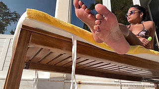 Foot Ignore by the Pool POV