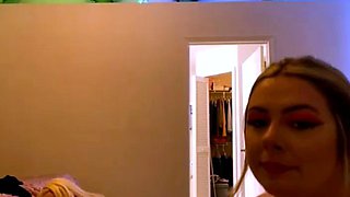 Amateur lesbian masturbating on webcam for friends