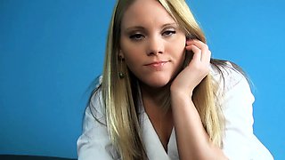 Amateur Webcam Cute Teen Plays Solo with Big Dildo