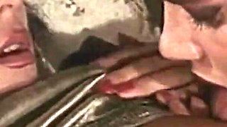 The Vintage Slut in an Amazing Lesbian Scene