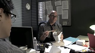 Full Dis-Clothe-Her With Johnny Sins, Nikki Benz - Brazzers