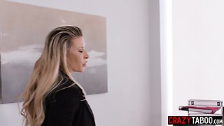 Boss slut Ariel X loves to be bonded