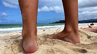 Amateur girlfriend fingered and rammed outdoors at the beach