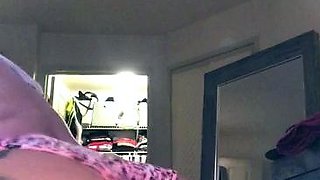 amateur lovebi flashing ass on live webcam