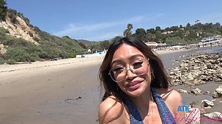 Brunette Jade Kimiko with hot ass gets fingered in a car