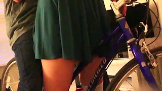 Dad teaches stepdaughter to ride bike