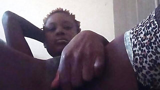 Cuming with small dildo in my pussy while laying on bed
