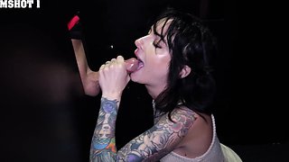 Closeup video of tattooed Lysagna Del Ray giving head - gloryhole