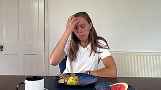Disgusting eating on a first date, and it turns him on to fetish eating 3