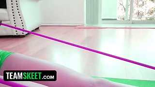 Therealworkout - big titted babe's (skyla novia) cock-sucking exercise