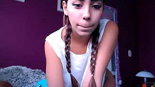 Amateur Webcam Teen Masturbates And Teases