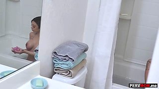Filmed my Big Boobs stepmom fingering with a vibrator