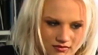 Swedish Blonde Louisa tar p sig en BBC