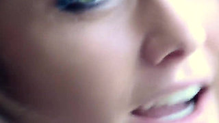 Footloose Featuring Jess Impiazzi