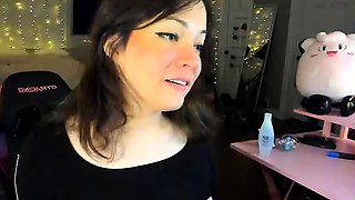Webcam brunette solo masturbation