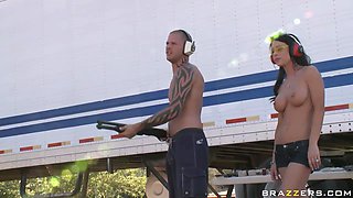 Cock And Load With Jessica Jaymes, Scott Nails - Brazzers