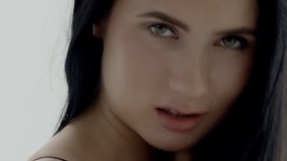 Hot Intimate Sex And Real Female Orgasm With Nicole Black - LETSDOEIT