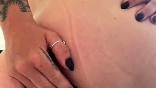 amateur raintree03 flashing ass on live webcam