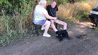 A Neighbor Sucks My Dick in a Public Park on a Bench Until I Cum