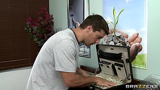 Deposit In Slut With Ramon Nomar, Yurizan Beltran - Brazzers