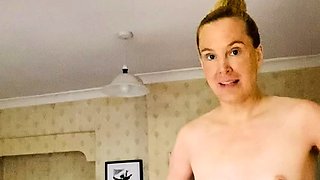 Cute amateur brunette naughty in solo jerking show on camera