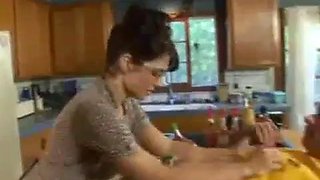 Druuna with glasses fucks in the kitchen