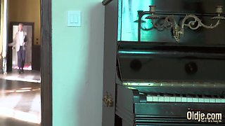 Real Amateur Teen 18+ Happy To Swallow Cum And Take Facial 10 Min