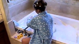 Topanga bathtime pleasure