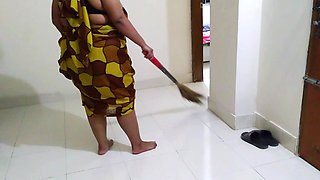 Kamvali Moti Gand Sexy Housewife Ko Choda Aur Gand Fad Dia