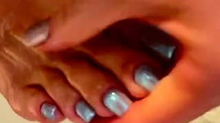 Amateur Foot Fetish Girlfriend Sucks and gives a Footjob