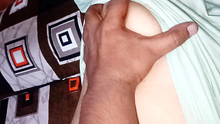 Seeing step sister naked, she got her