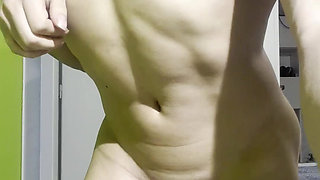 Milf gymgirl oiled up flexing