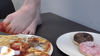 Fast Food & Donat Foot Feeding!