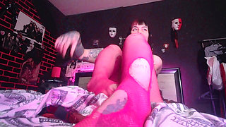 Sexy emo girl ripoff pink fishnets