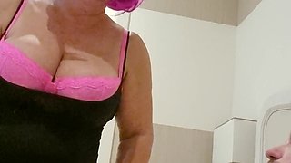 Curvy MILF Gets Fucked in Hotel