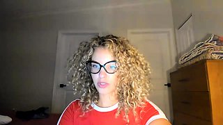 amateur lovebi flashing ass on live webcam