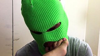 Amateur Foot Fetish Girlfriend Sucks and gives a Footjob