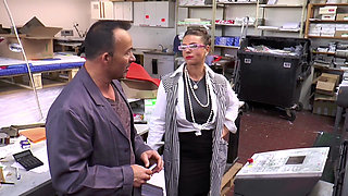 Sexy MILF with big boobs gets pleasured in her wet pussy