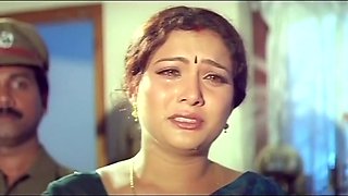 Indian hot MILF in erotic video