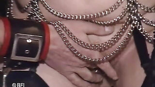 Male slave punished in his ass from femdom chick