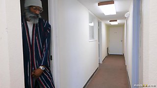 Ass-Isted Living Nurse Does Anal With Slimthick Vic, Hollywood Cash, Shaundam - Brazzers