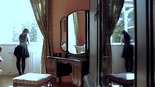 The Great Challenge of Lesbian Supermodels!! - (challenge #02)