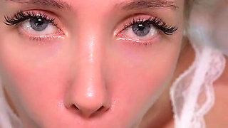 This Gorgeous Babe Was Made for Hot Sex