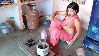 Younger step brother's hot sister-in-law became vigorous after seeing her beauty