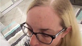 Sucking big hard cocks is my favorite pastime - Mama Foxx