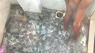 Nude Couple Bathing Whilst Suck Boobs