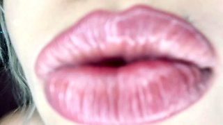Blonde teen Sierras first erotic masturbation video