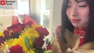 Hot Korean ABG Elle Lee Gets Her Lunar New Year Present from Her Chinese Fan