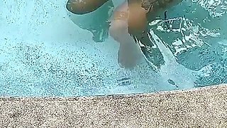 Risky Blowjob at the Swimming Pool in a Resort