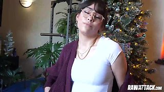 Kitty Valace gifts her pussy to him POV